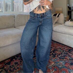 Hollister Low-Rise Super Baggy Medium Wash Jeans with Cherry Embroidery